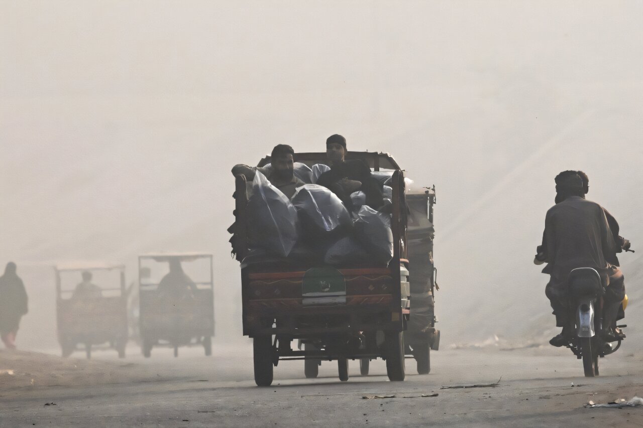 Pollution level in Pakistan megacity hits new high, says official